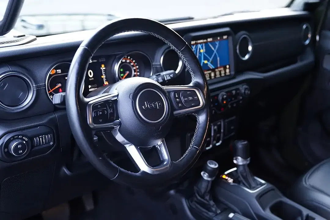Jeep Wrangler Unlimited Sahara - Thumbnail 11
