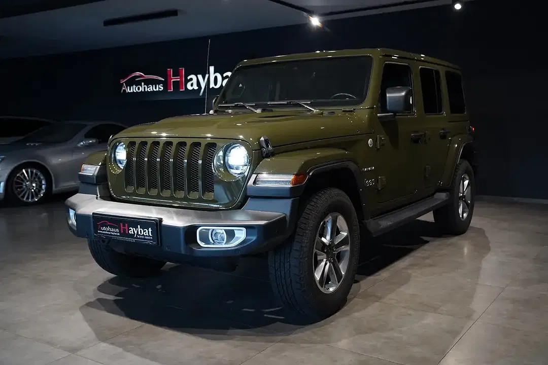 Jeep Wrangler Unlimited Sahara - Thumbnail 3