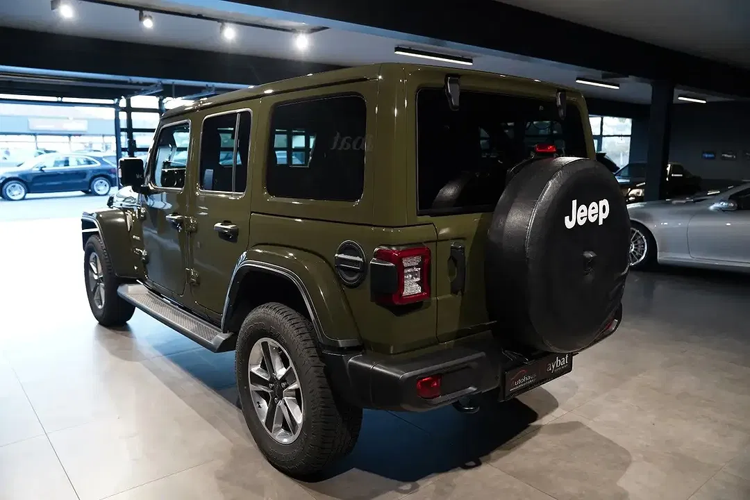 Jeep Wrangler Unlimited Sahara - Thumbnail 6
