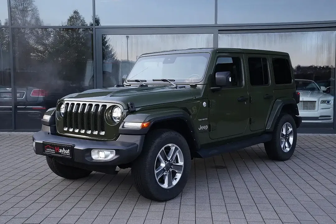 Jeep Wrangler Unlimited Sahara - Thumbnail 9