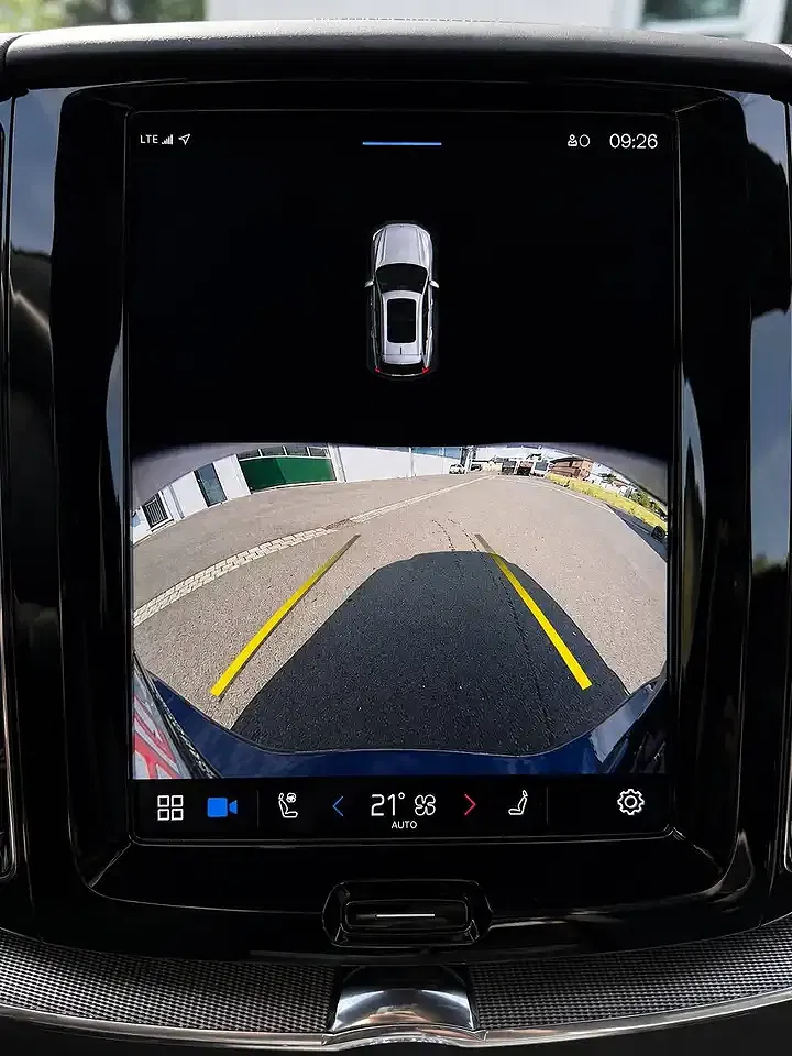 Volvo XC60 AWD Plus Dark - Thumbnail 13