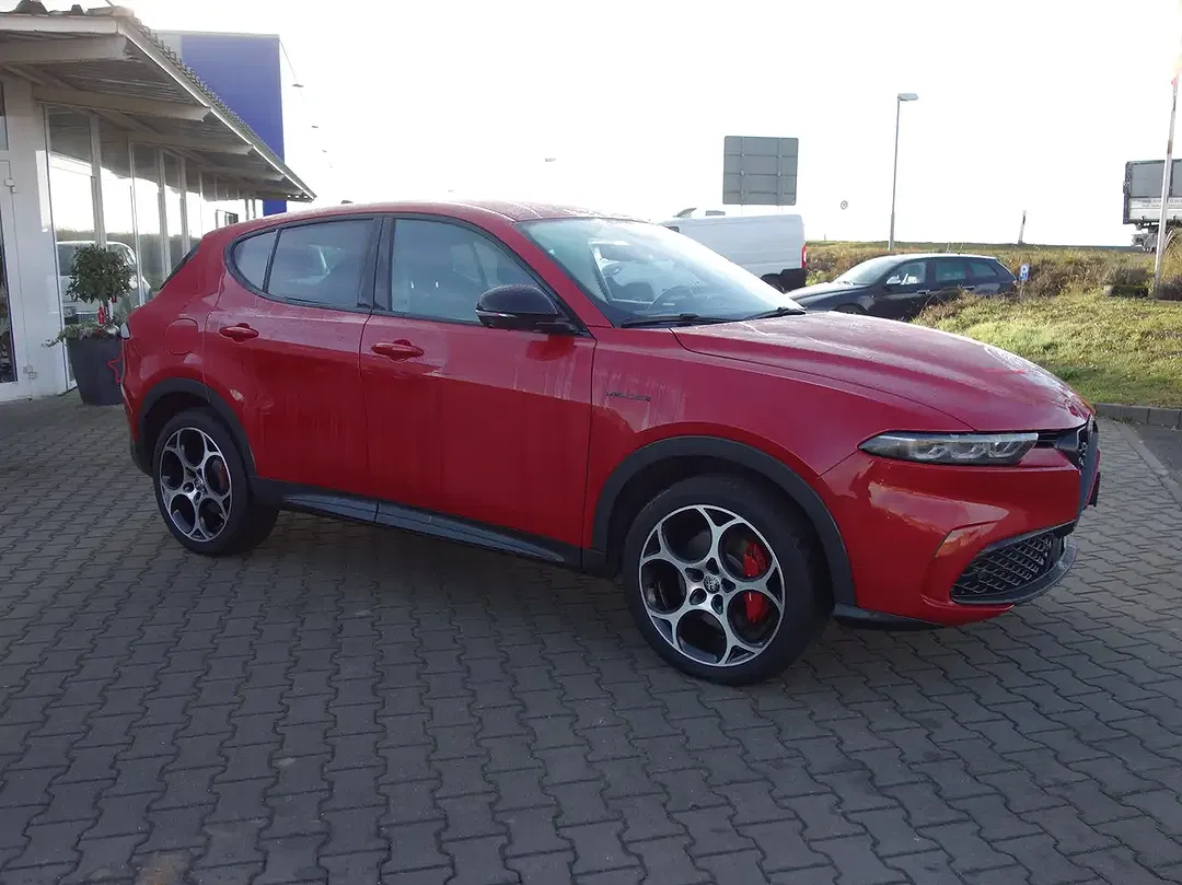 Alfa Romeo Tonale PHEV Veloce - Thumbnail 2