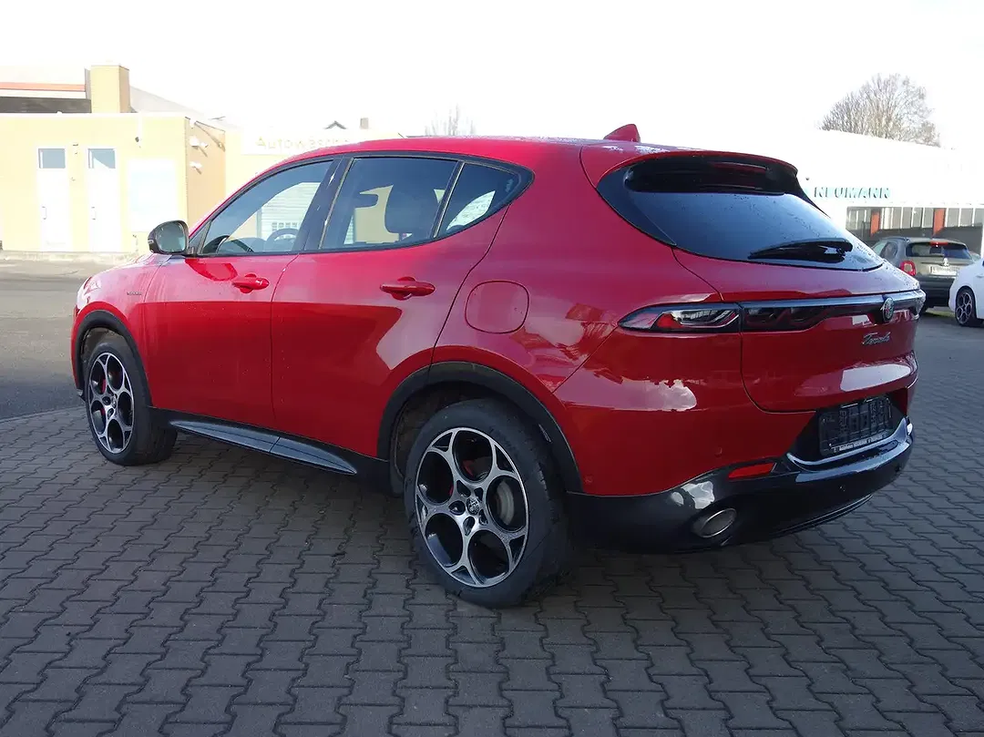 Alfa Romeo Tonale PHEV Veloce - Thumbnail 4