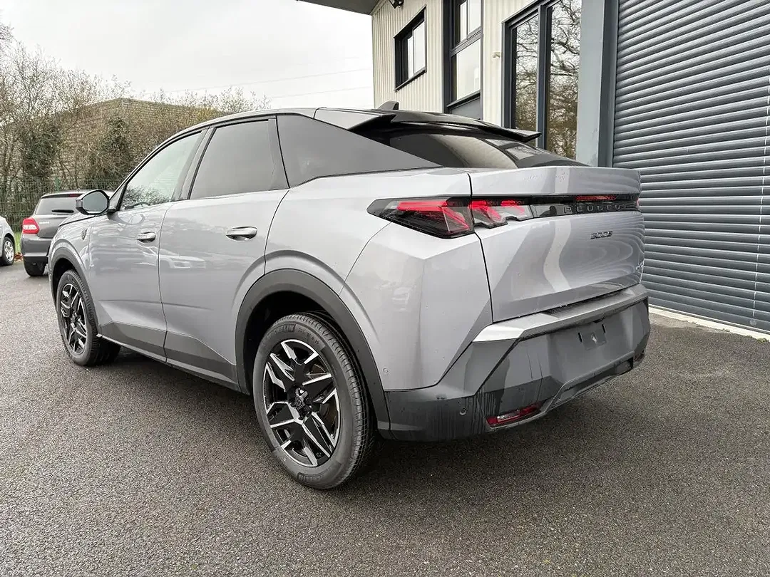 Peugeot 3008 AUT GT - Thumbnail 3