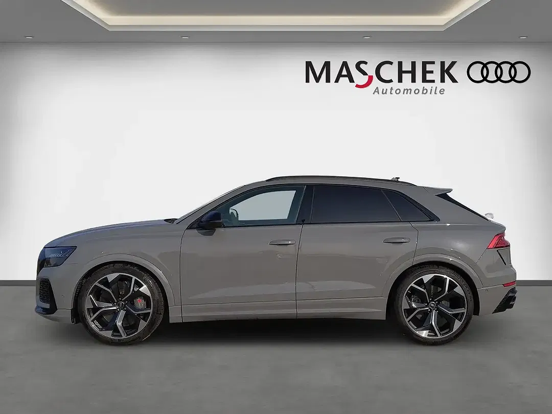 Audi RS Q8 - Thumbnail 3