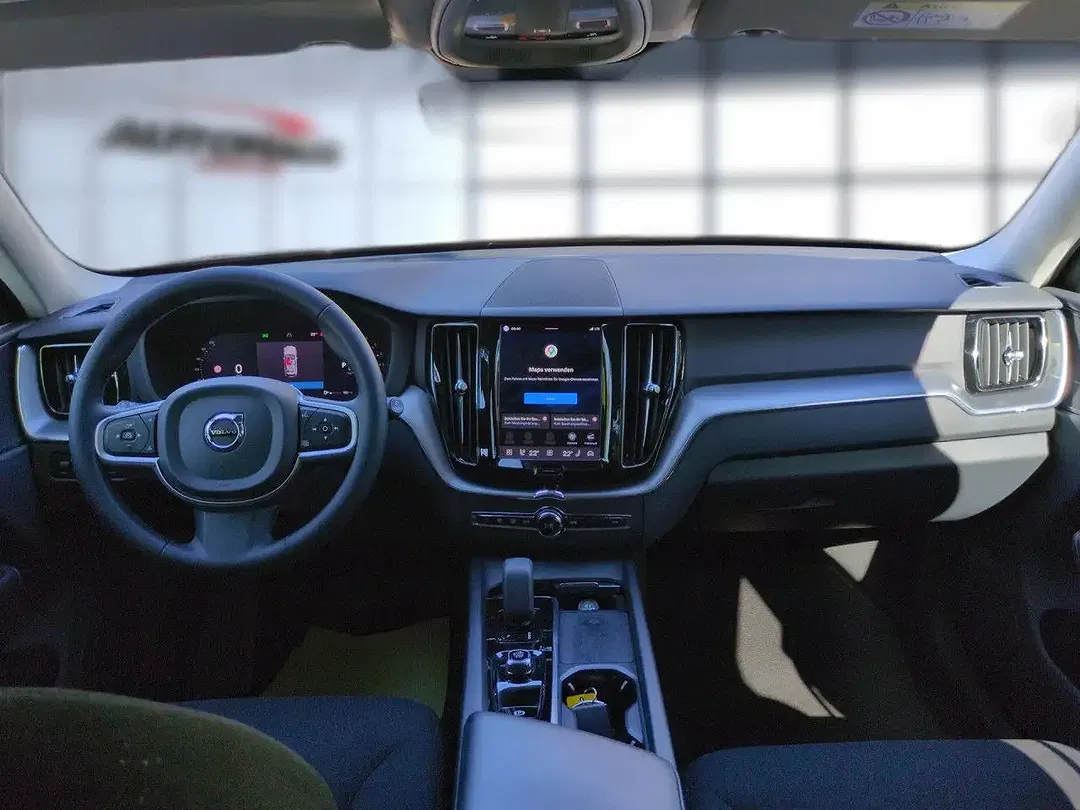 Volvo XC60 Momentum Pro - Thumbnail 11