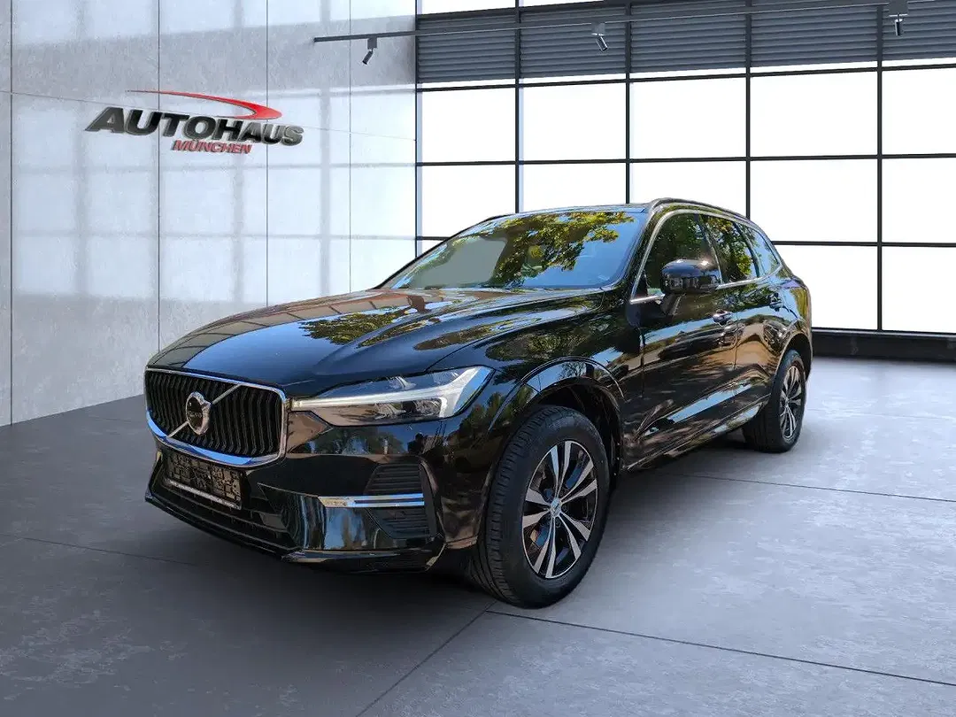 Volvo XC60 Momentum Pro - Thumbnail 2