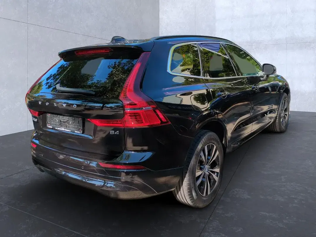 Volvo XC60 Momentum Pro - Thumbnail 5