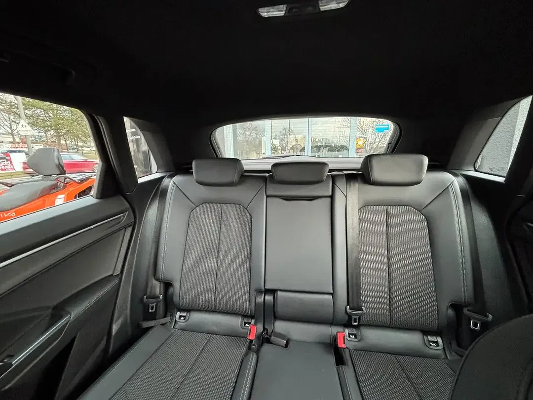 Audi Q3 S line - Thumbnail 10