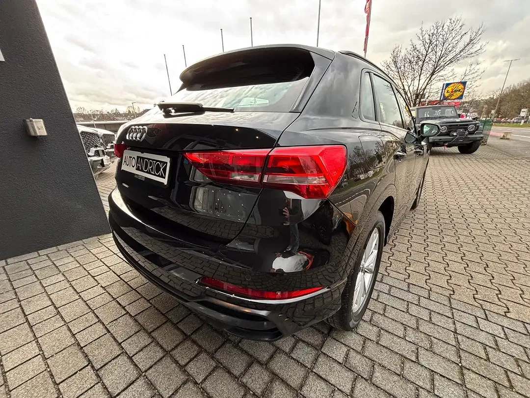 Audi Q3 S line - Thumbnail 3