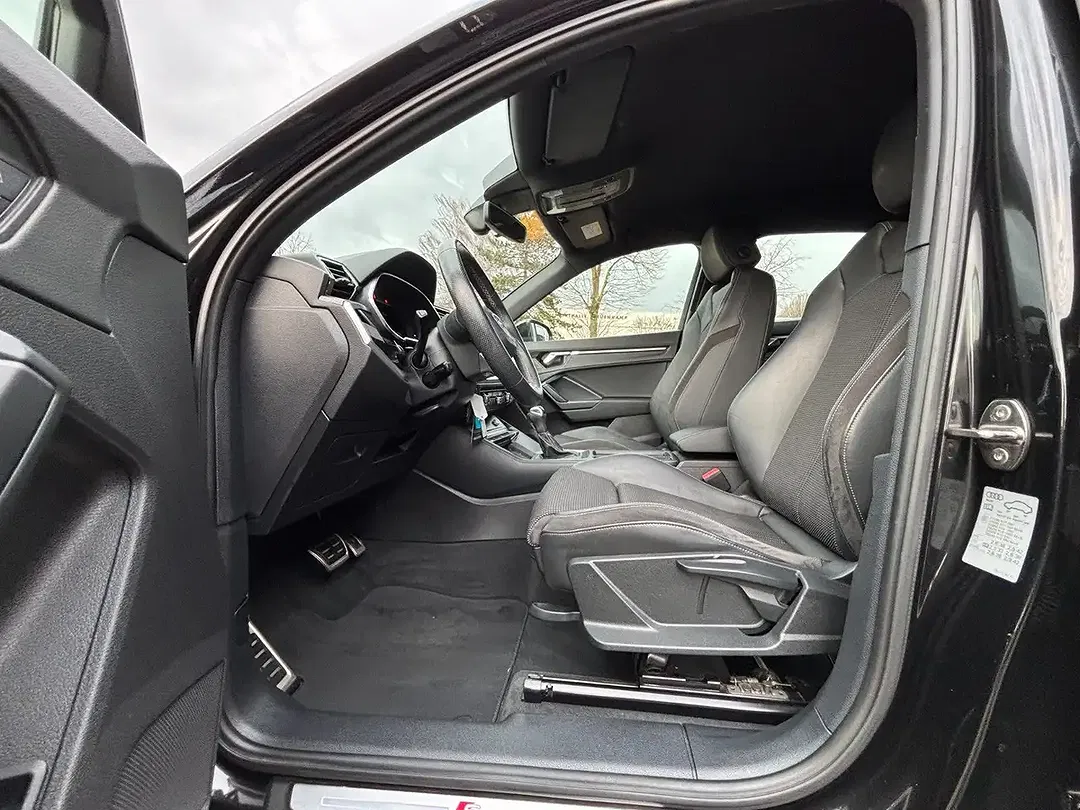 Audi Q3 S line - Thumbnail 5