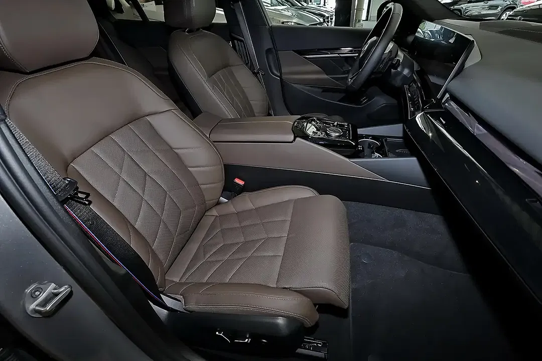 BMW 530 xDrive M Sport - Thumbnail 3