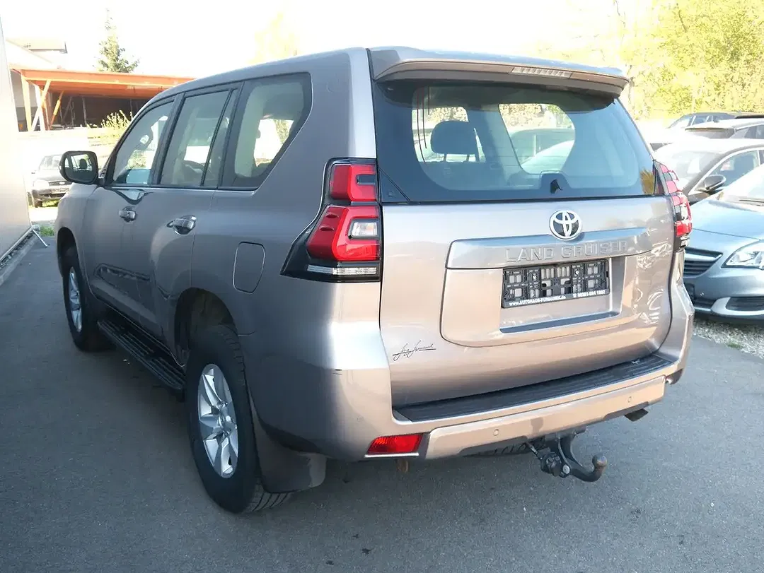 Toyota Land Cruiser 2.8 AUT Comfort - foto 2