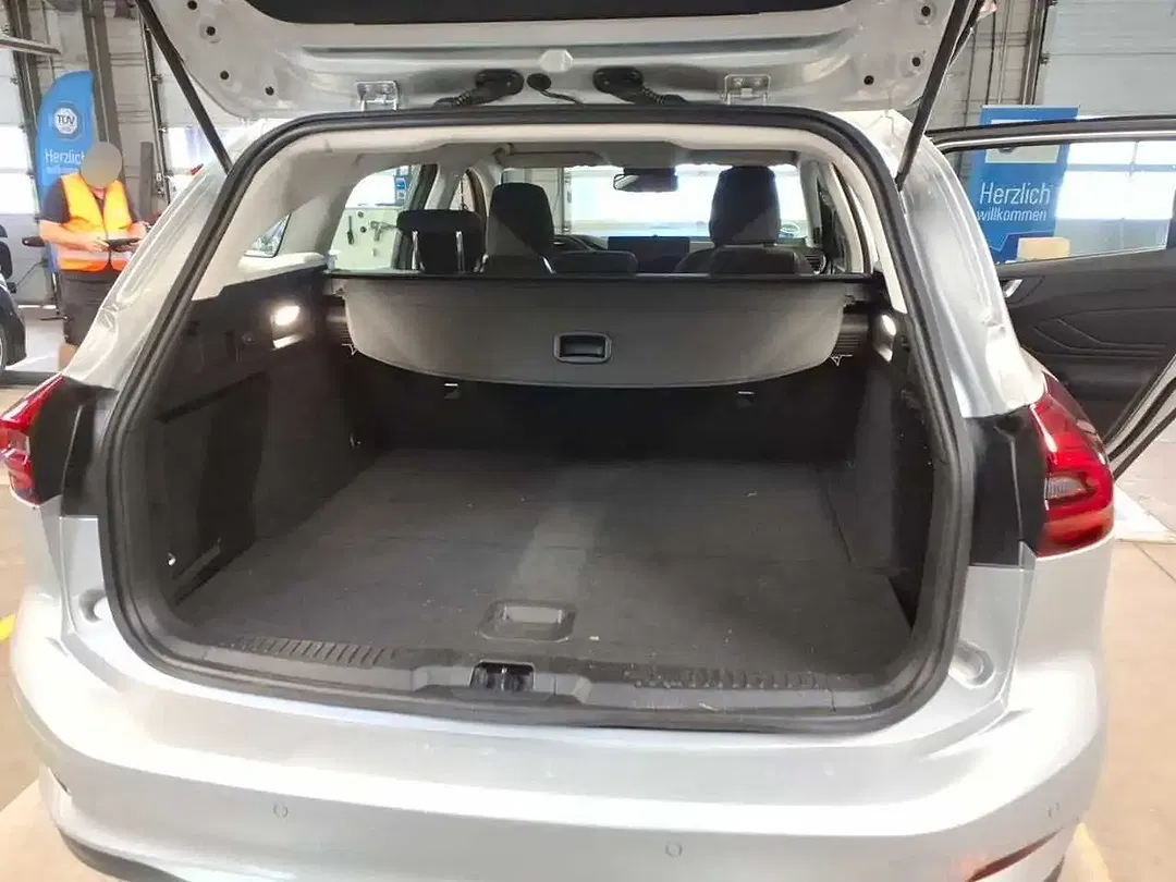 Ford Focus 1.5 EcoBlue Titanium - Thumbnail 13
