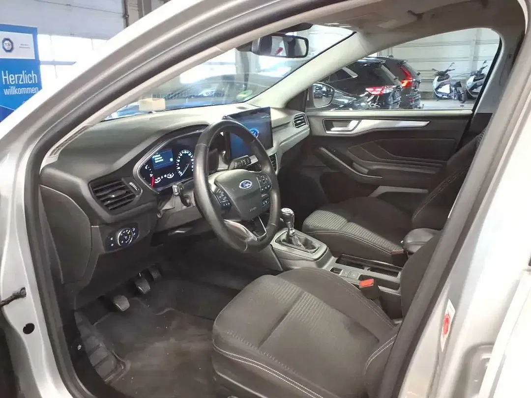 Ford Focus 1.5 EcoBlue Titanium - Thumbnail 9