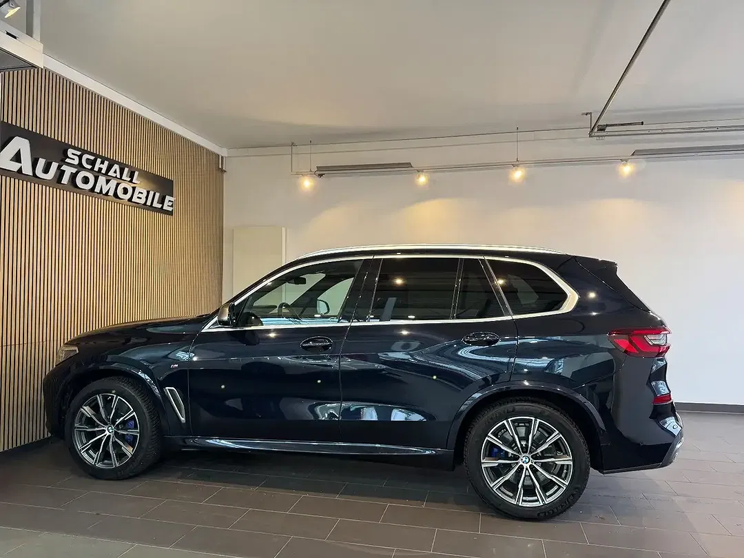 BMW X5 M - Thumbnail 3