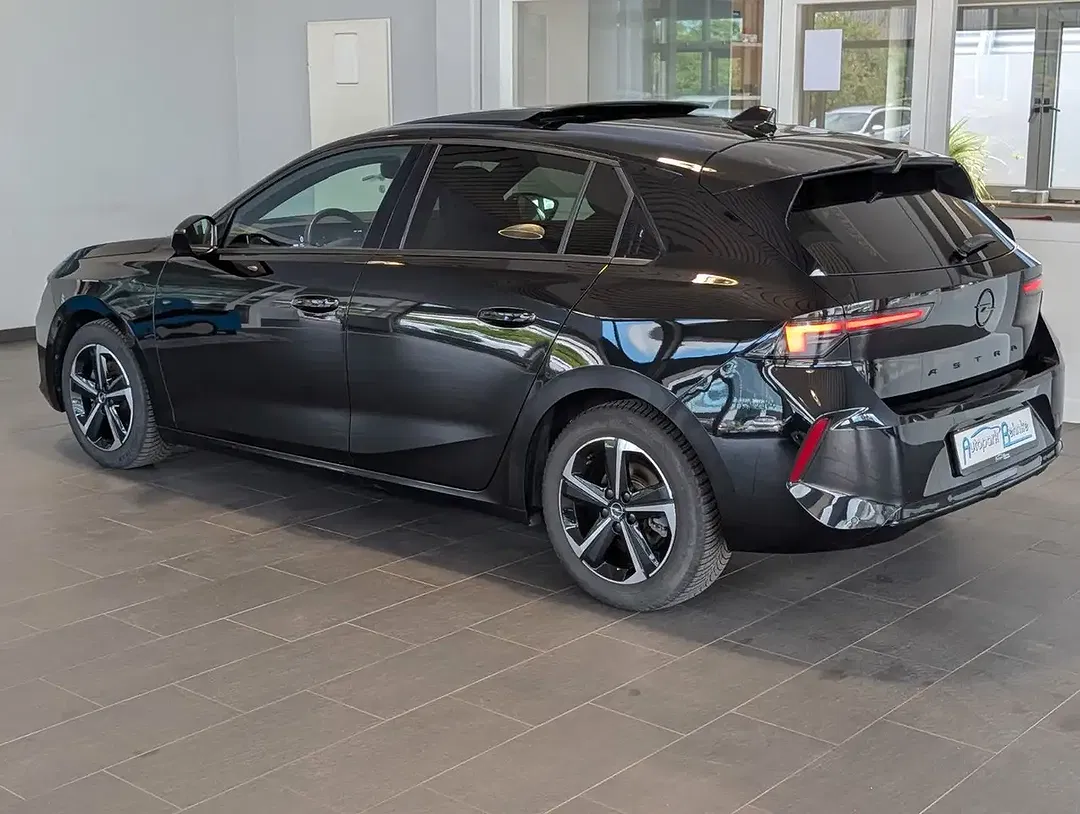 Opel Astra GS - Thumbnail 11
