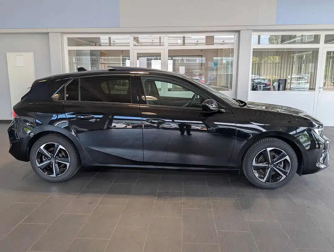 Opel Astra GS - Thumbnail 2