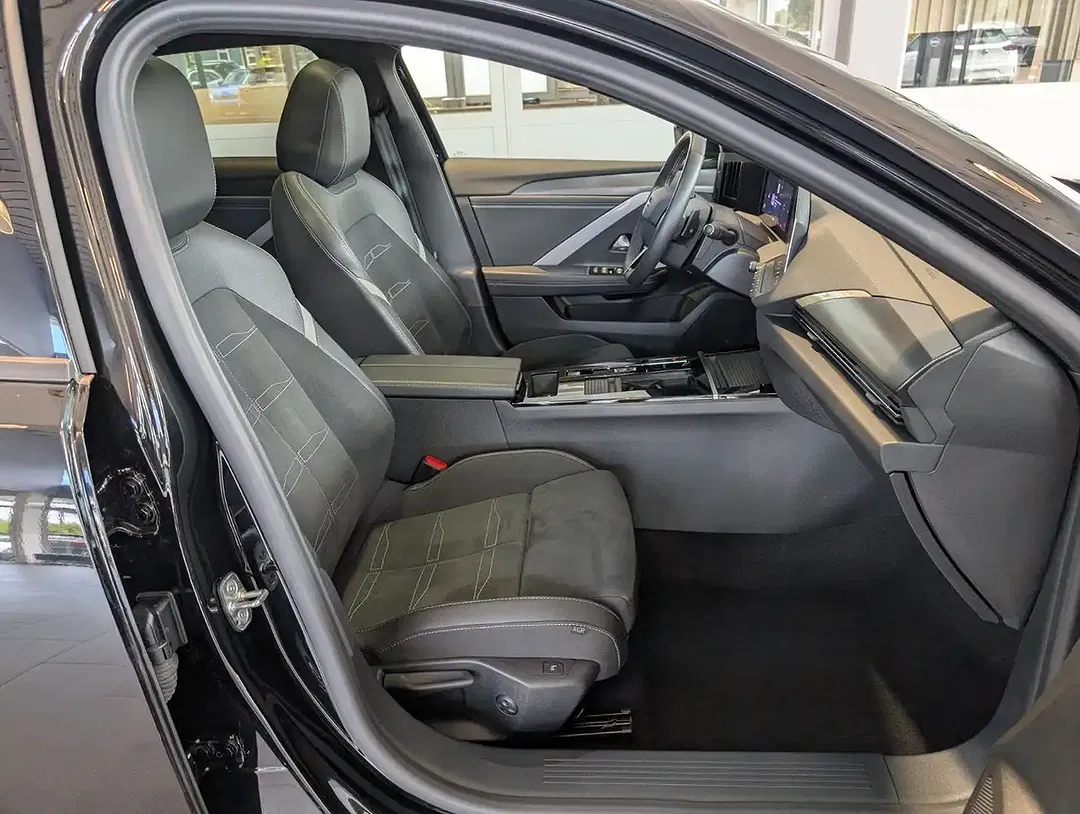 Opel Astra GS - Thumbnail 3