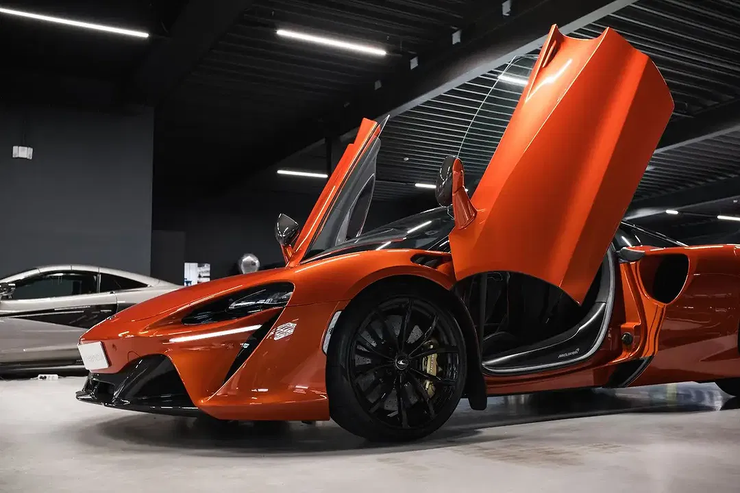 McLaren Artura - Thumbnail 3