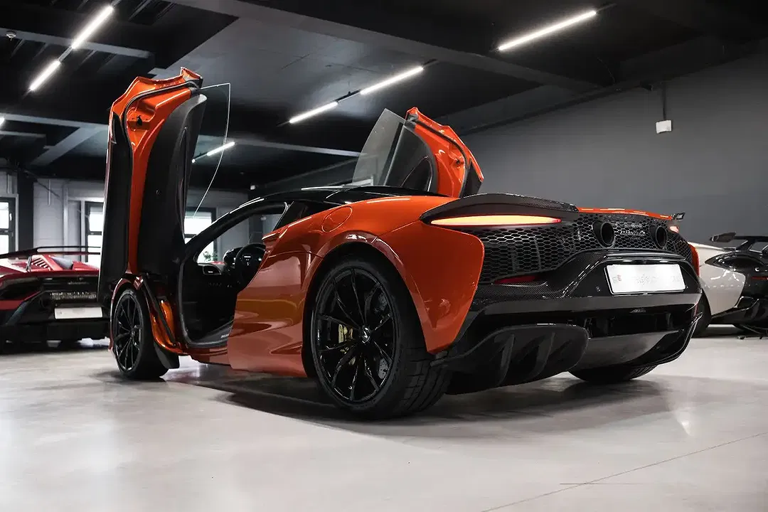 McLaren Artura - Thumbnail 4
