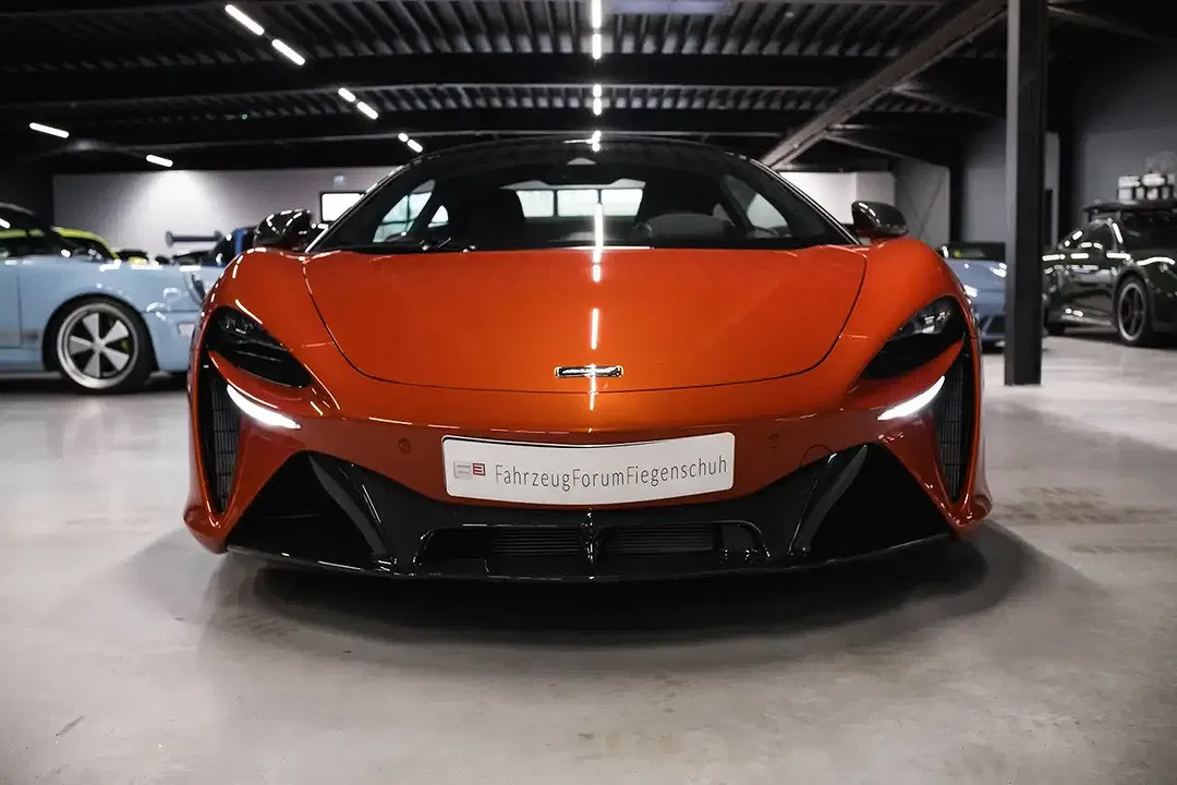 McLaren Artura - Thumbnail 6
