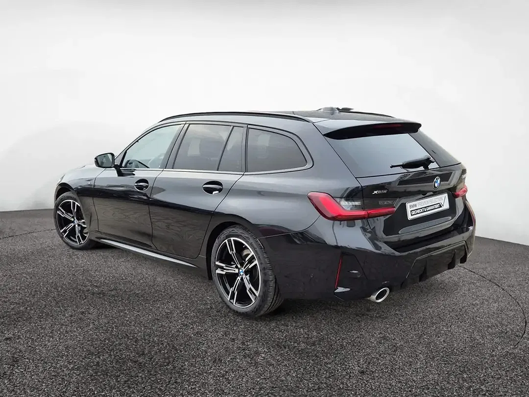 BMW 320 xDrive Touring M Sport - Thumbnail 3