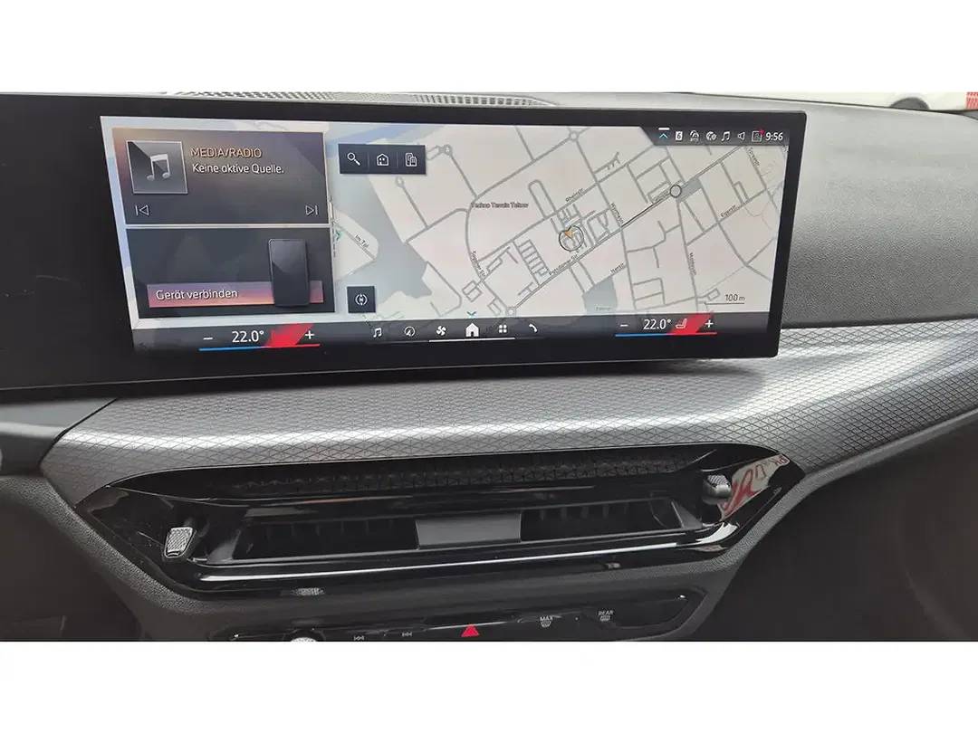 BMW 320 xDrive Touring M Sport - Thumbnail 9