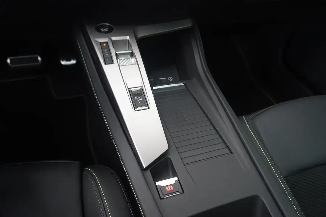 Peugeot 408 145 AUT Hybrid GT Exclusive - Thumbnail 11