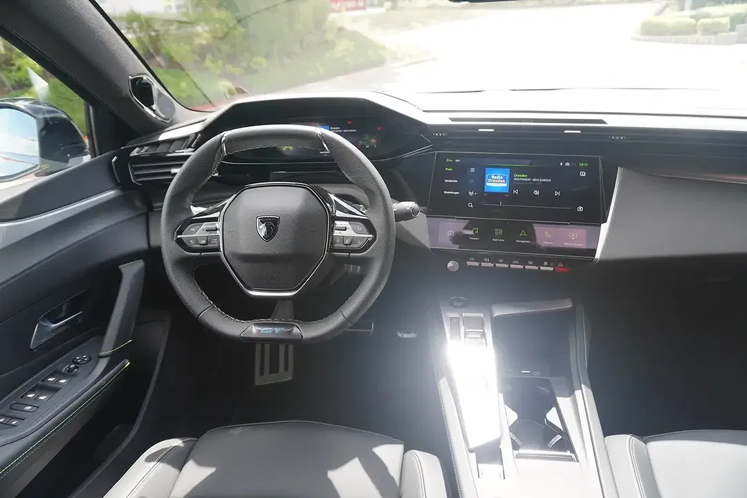 Peugeot 408 145 AUT Hybrid GT Exclusive - Thumbnail 8