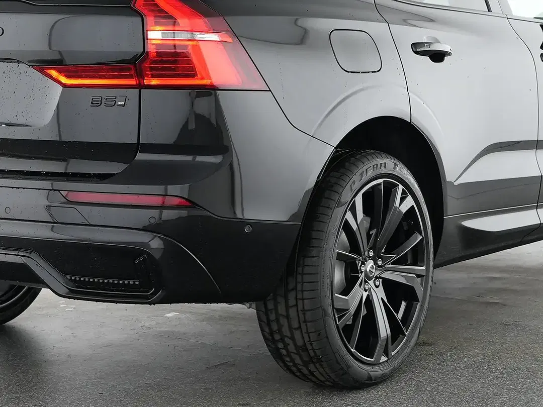 Volvo XC60 AWD Plus Dark - Thumbnail 11