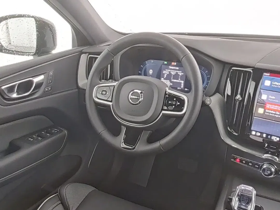 Volvo XC60 AWD Plus Dark - Thumbnail 14