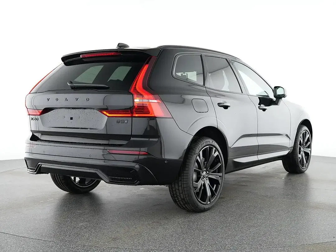 Volvo XC60 AWD Plus Dark - foto 2