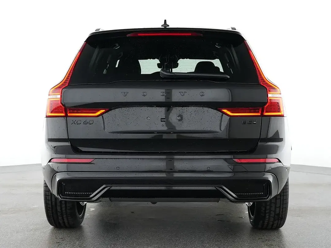 Volvo XC60 AWD Plus Dark - Thumbnail 3