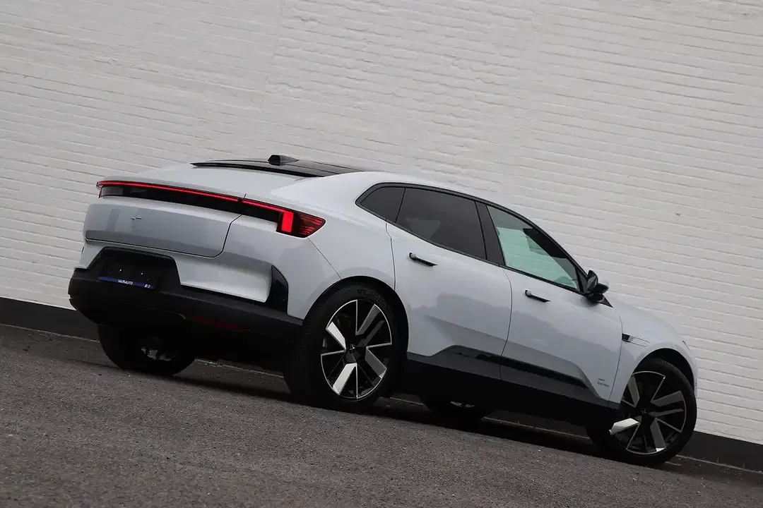 Polestar 4 100 kWh Long Range Dual Motor Plus Pilot - Thumbnail 10
