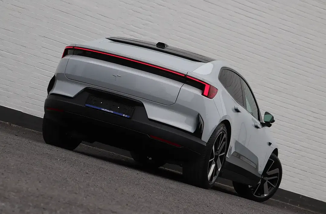 Polestar 4 100 kWh Long Range Dual Motor Plus Pilot - Thumbnail 14