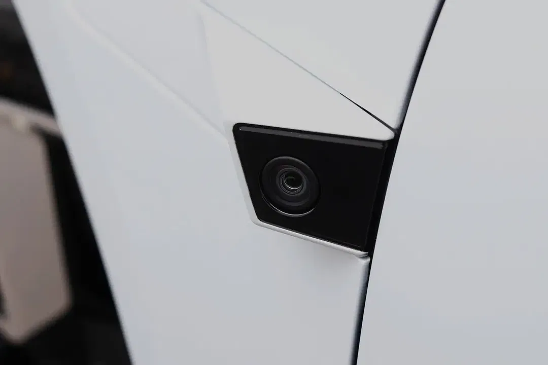 Polestar 4 100 kWh Long Range Dual Motor Plus Pilot - Thumbnail 8