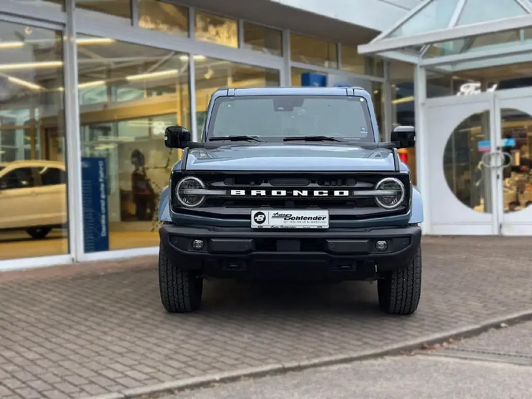 Ford Bronco 4x4 - Thumbnail 3