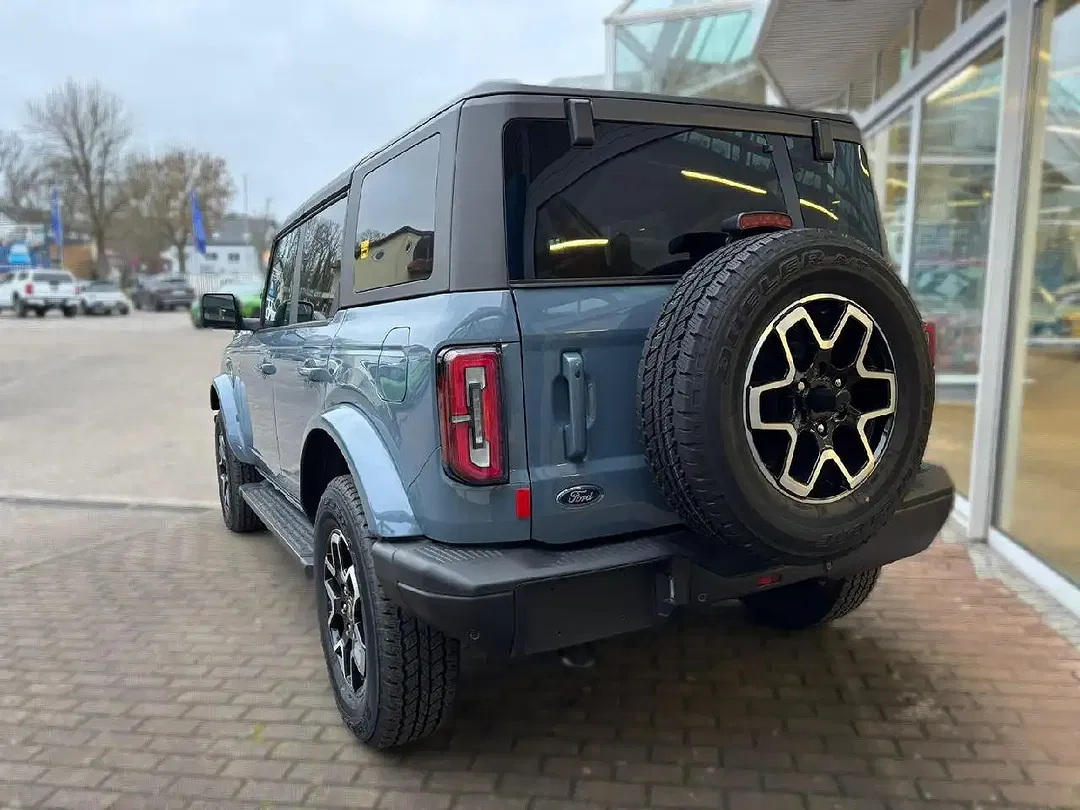 Ford Bronco 4x4 - Thumbnail 5