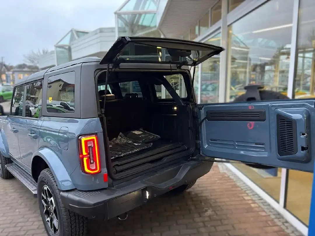 Ford Bronco 4x4 - Thumbnail 6