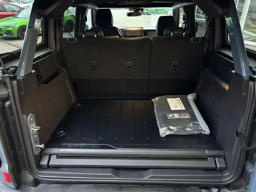 Ford Bronco 4x4 - Thumbnail 7