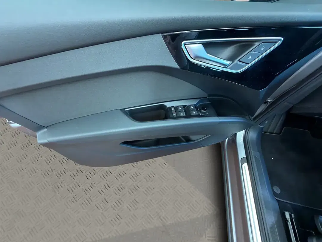 Audi Q4 e-tron 40 - Thumbnail 10