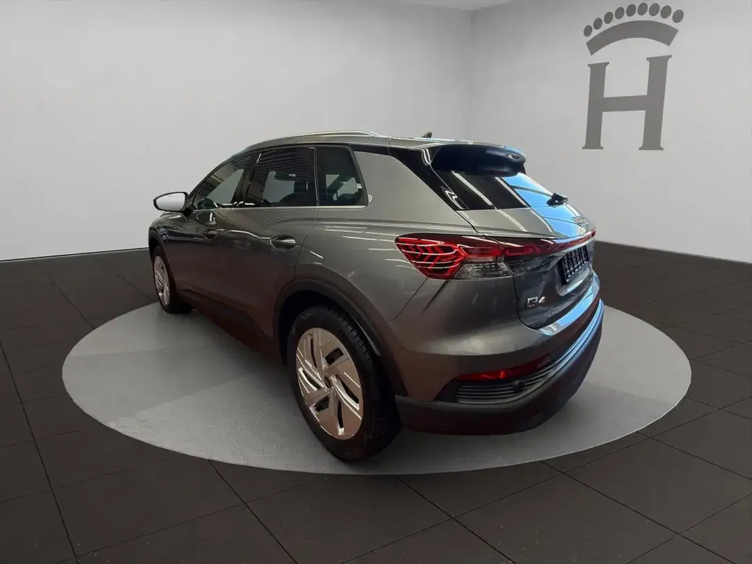 Audi Q4 e-tron 40 - Thumbnail 4