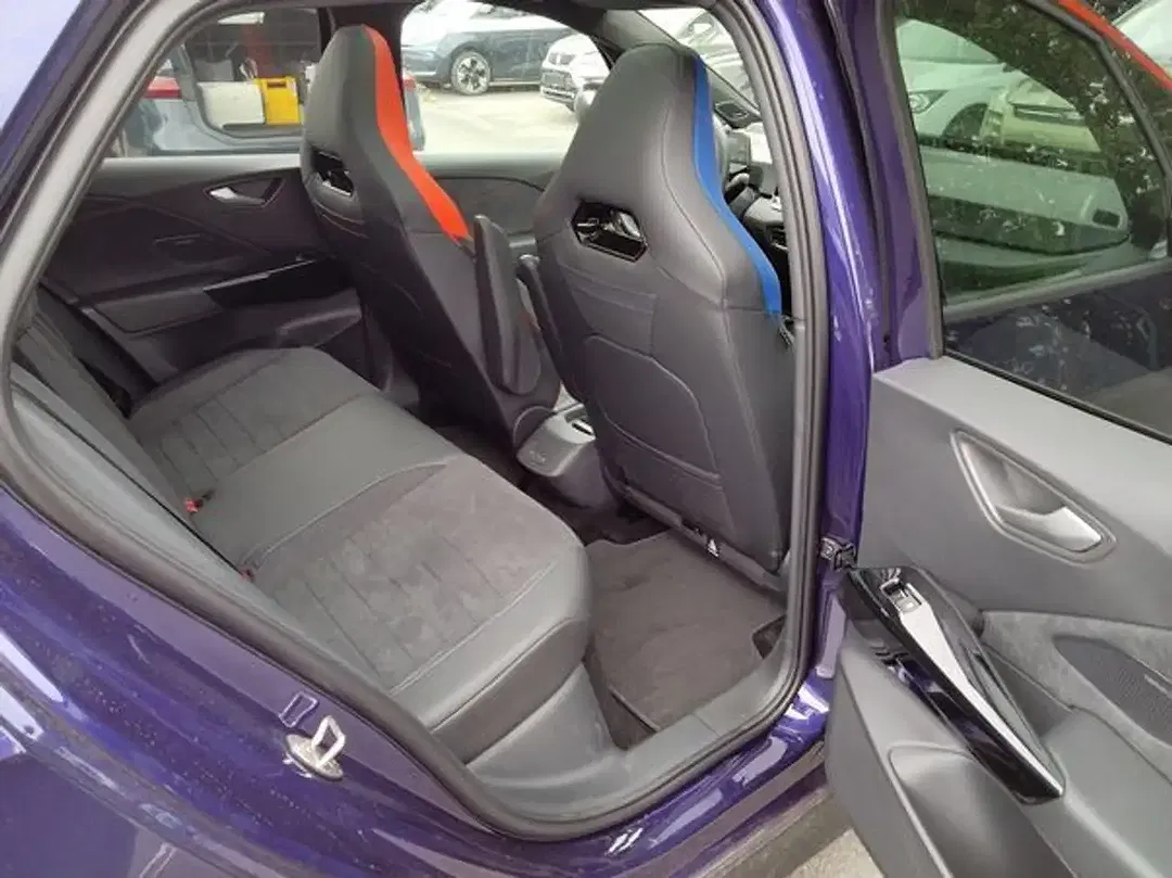 Volkswagen ID.3 - Thumbnail 6