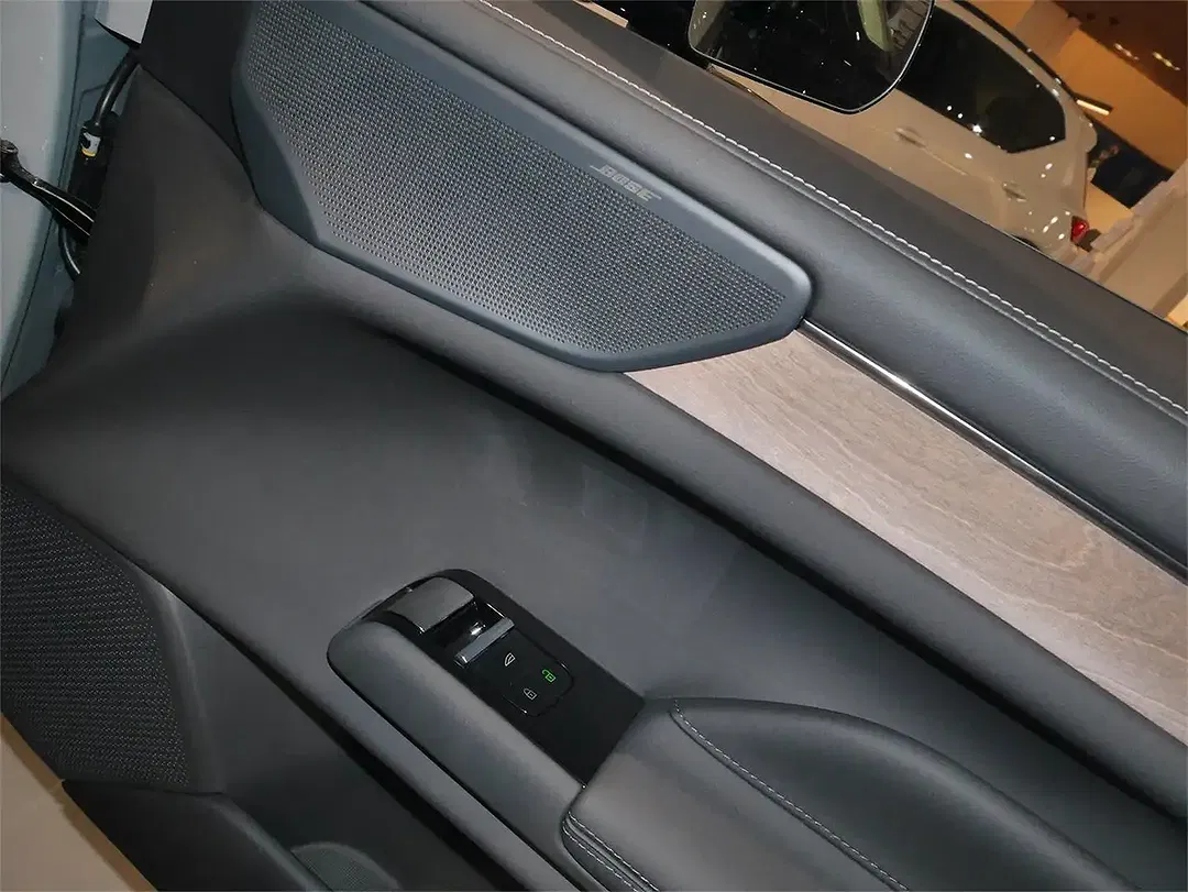 Volvo ES90 Extended Range Plus - Thumbnail 13