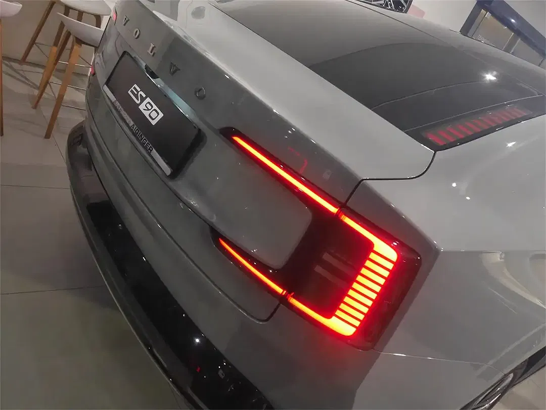 Volvo ES90 Extended Range Plus - Thumbnail 4