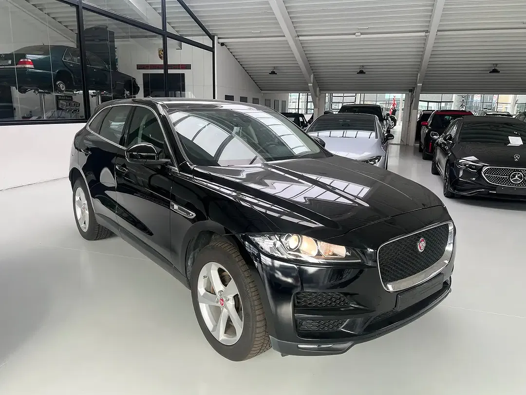 Jaguar F-Pace 3.0 V6 4x4 Pure - foto 1
