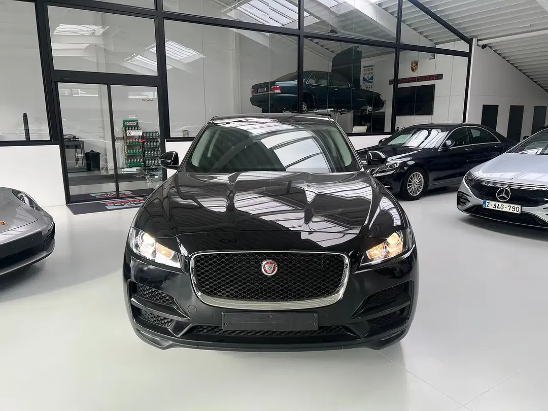Jaguar F-Pace 3.0 V6 4x4 Pure - foto 2