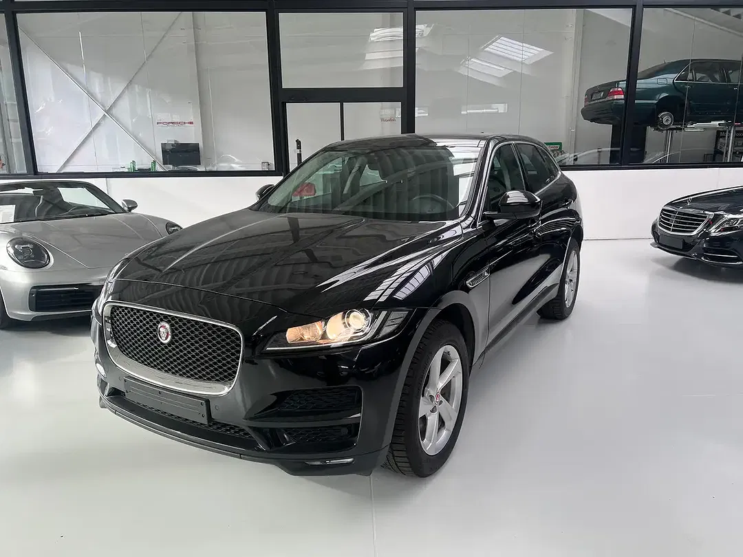 Jaguar F-Pace 3.0 V6 4x4 Pure - Thumbnail 3