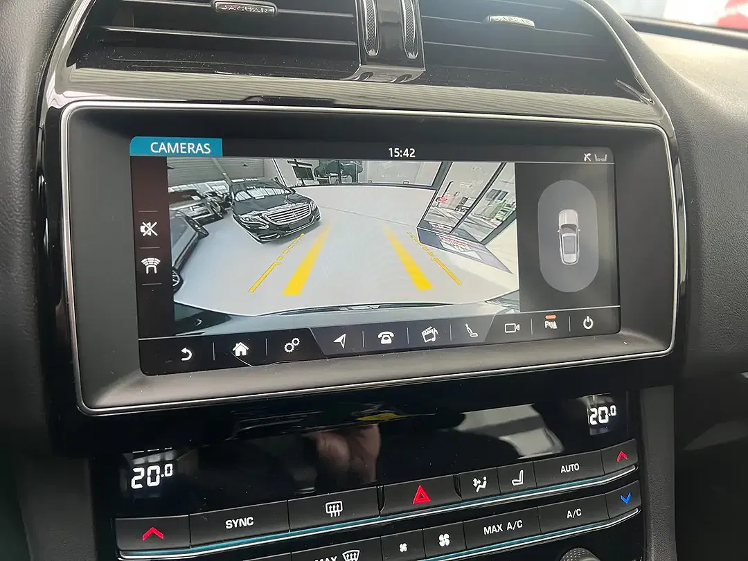 Jaguar F-Pace 3.0 V6 4x4 Pure - Thumbnail 8